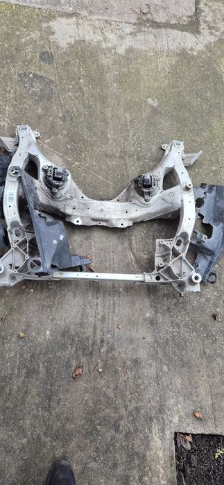 Cadru jug motor bmw seria 5 f10 f11 520 d 184cp n47