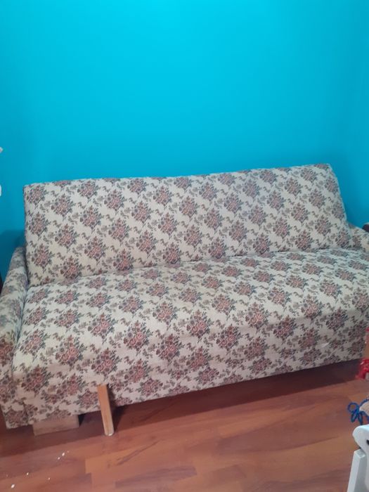 Vând canapea extensibilă