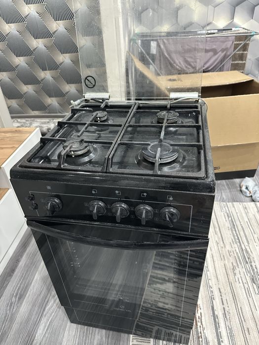 Продам газовую плиту