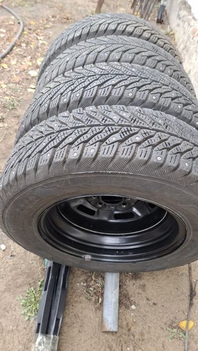 Продам  зимние шины на R13.
