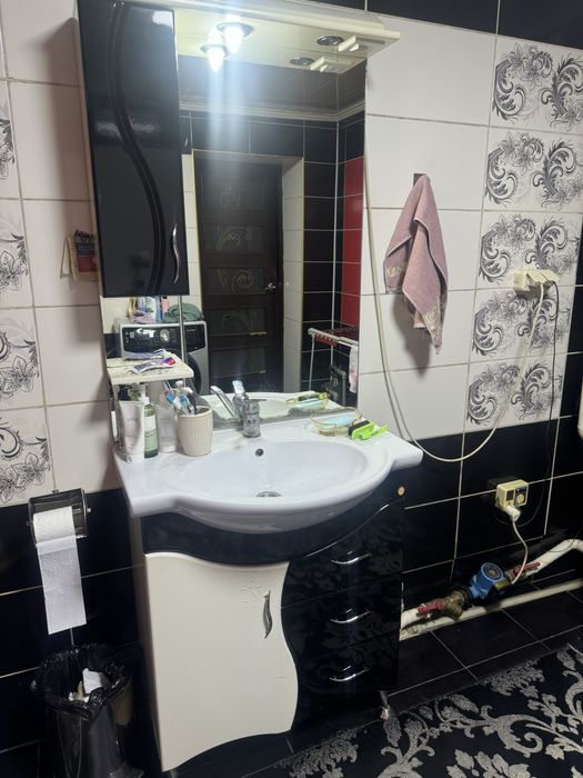 Продается шкаф для ванны