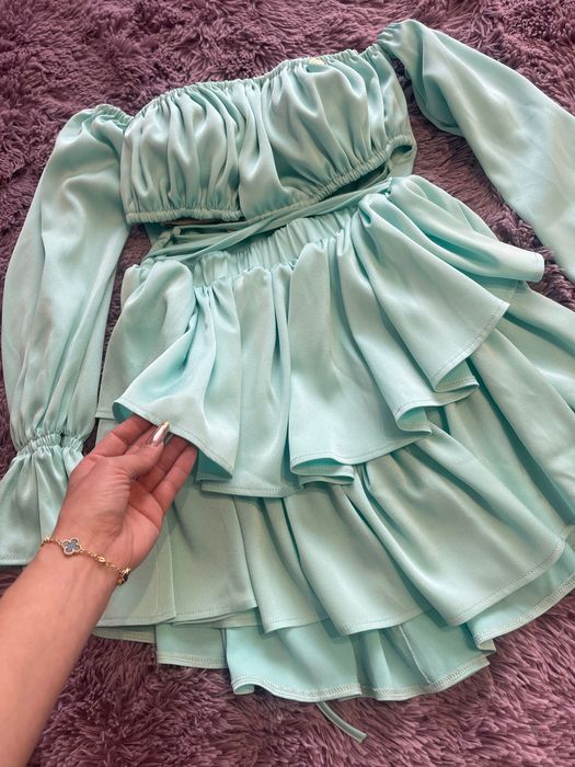 Свежа тюркоазена рокля AMIA