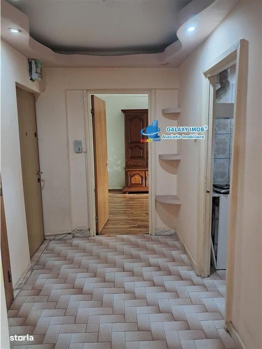 vanzare ap cu 3 camere cf 1 dec  . TRIVALE  .