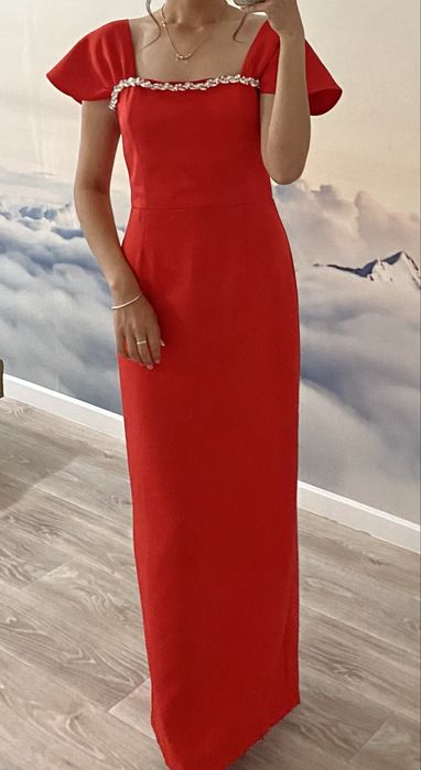 Женское вечернее платье