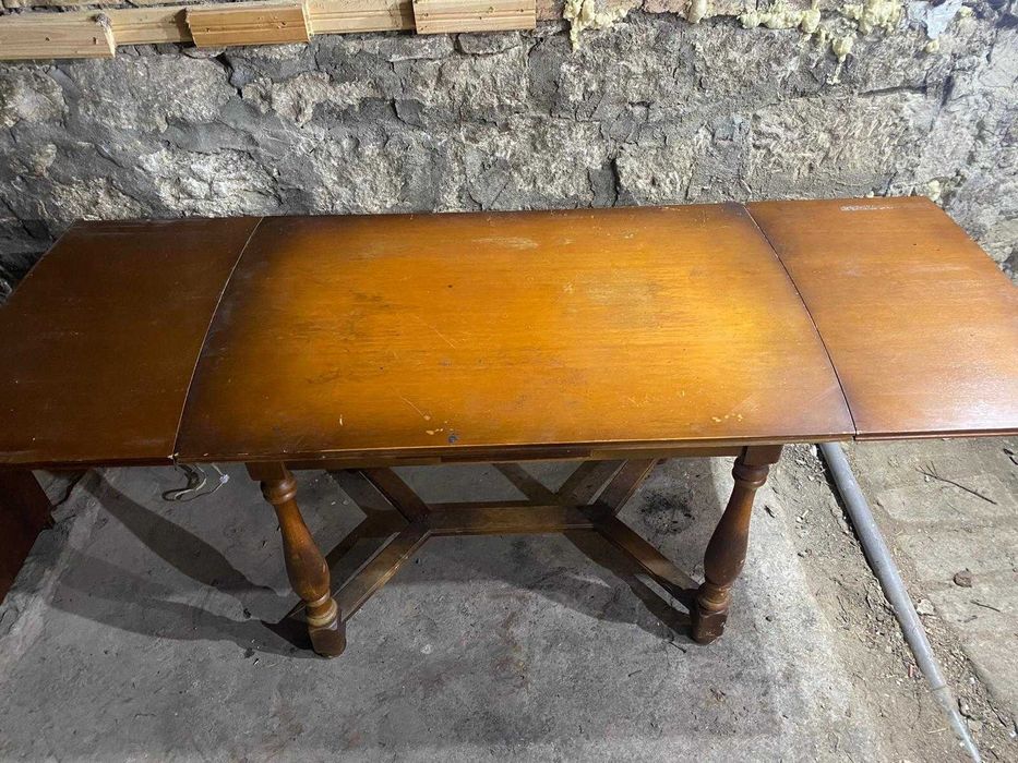 Разтегателна маса за хранене / хол – използвана