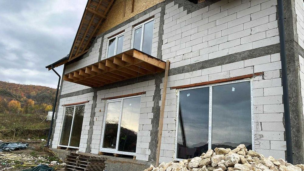 casa de vanzare la rosu in comuna boteni arges