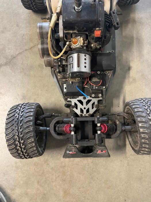 Masinuta RC Traxxas Revo3.3 Nitro hobby/profesionisti