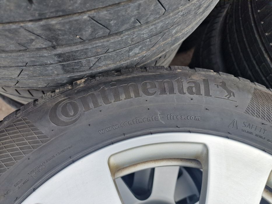 Гуми с Джанти за Mercedes S class w221 235/55 R17 Continental 2018