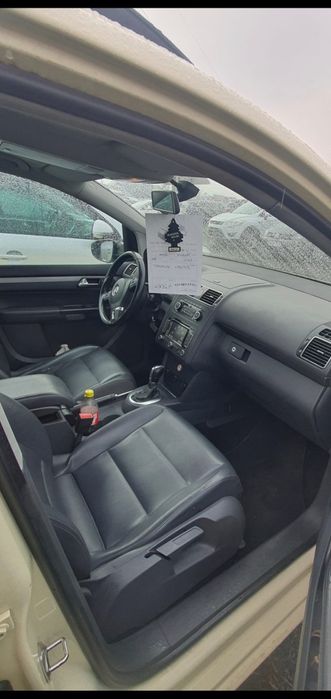 Vând Wolkswagen touran  automat DSG