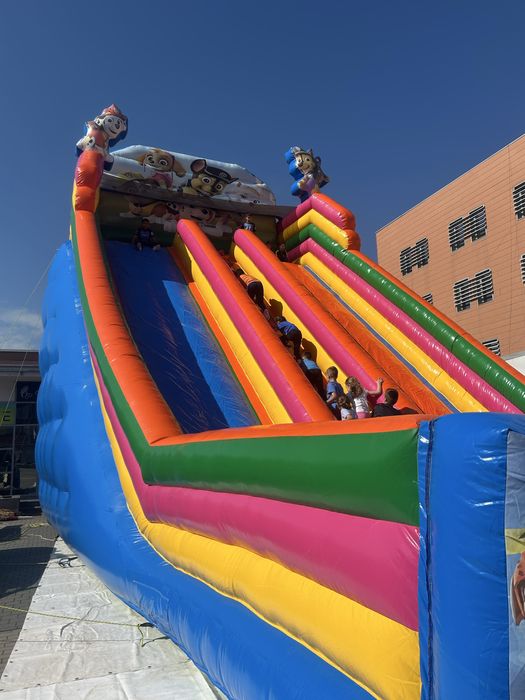 vand inchiriez tobogan gonflabil