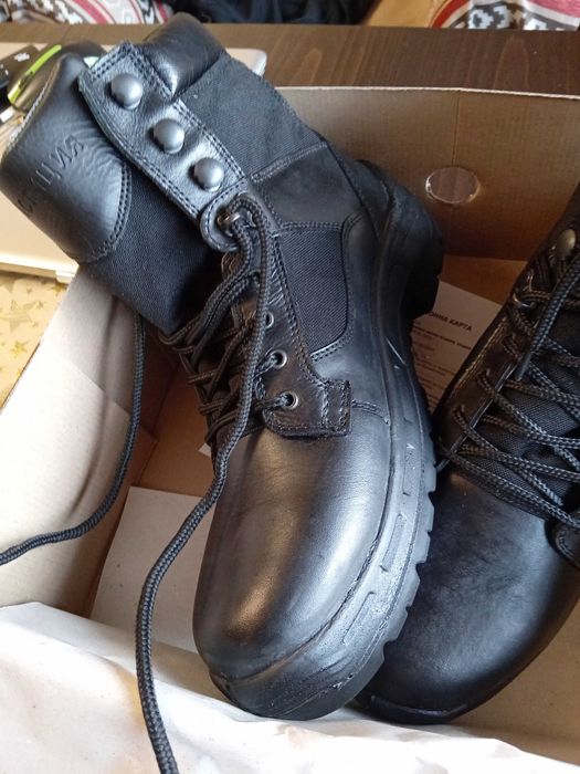 Мъжки боти и обувки