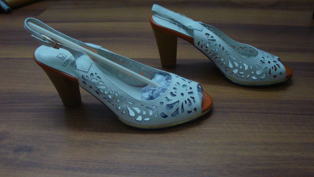 Босоножки кожаные новые