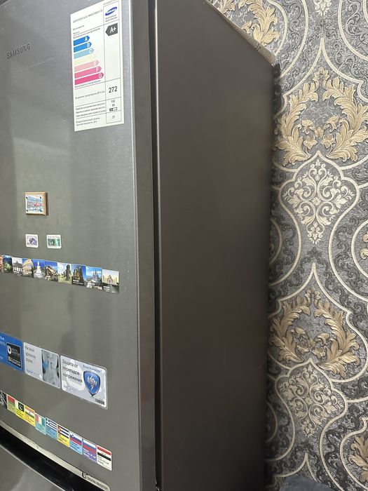 Продам Холодильник Самсунг