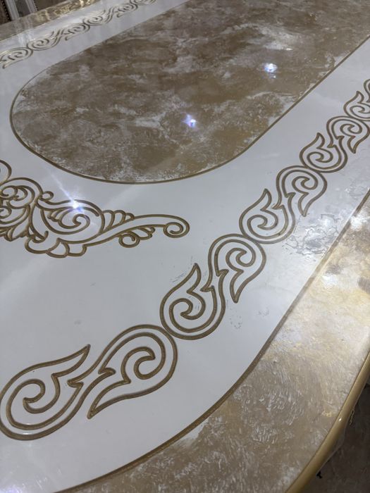 Стол , стульясымен сатылады