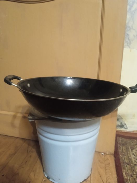 Ведро и блюда эмалированные