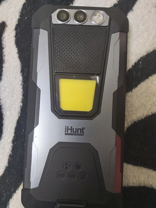 IHunt 22000 ultra 8+8 256 merită văzut stare bună