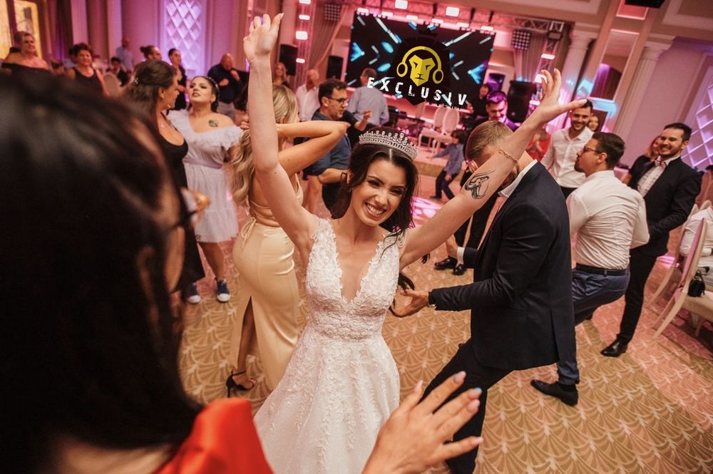 DJ / Sonorizare / Nunți / Botez / Conferințe