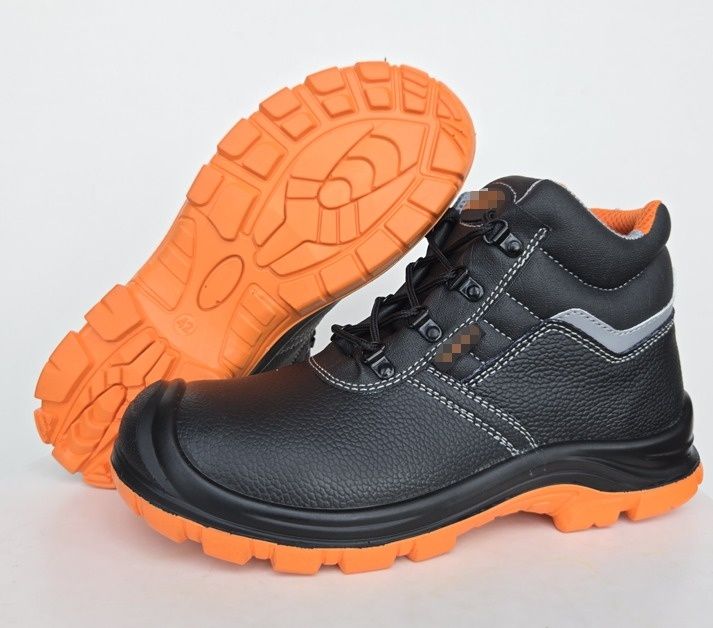 ТОО продаёт спецодежду и спецобувь для рабочих и ИТР