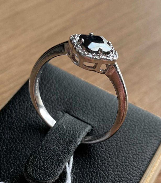 Ново сребърно пръстенче с инкрустации от фианити – проба 925