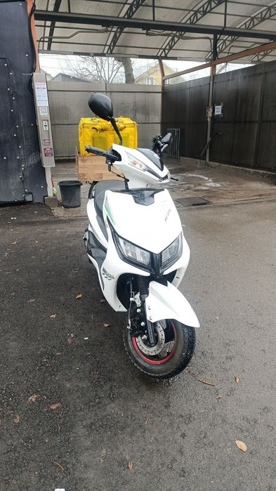 Продам мопед м8 скутер