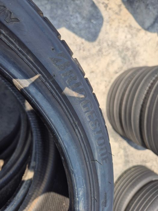 2 Anvelope de VARA - 235/35/19 - BRIDGESTONE - APP NOI - DOT 2022 !