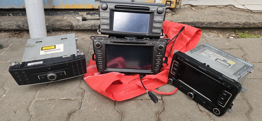 CD Радио/Навигация за Mercedes w204 Skoda octavia Toyota  Rav 4 /Prius