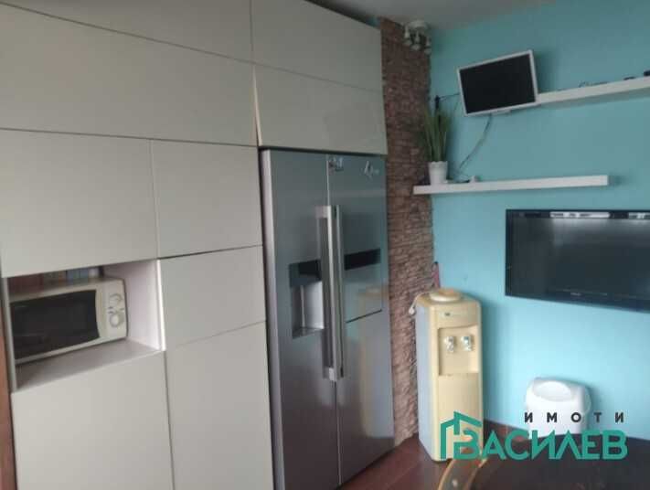 Продава се Тристаен апартамент в София, Център - 92 кв.м за 1719 €/кв.м - Снимка #2