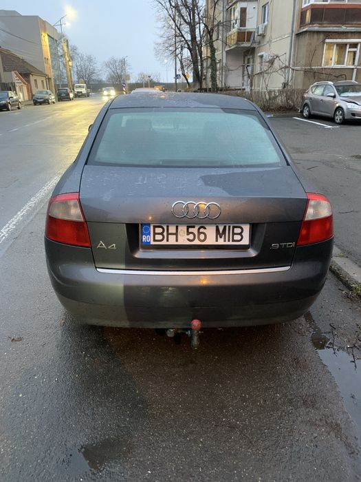 Vând audi a4b6..