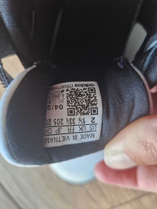 Vand Adidas marimea 33