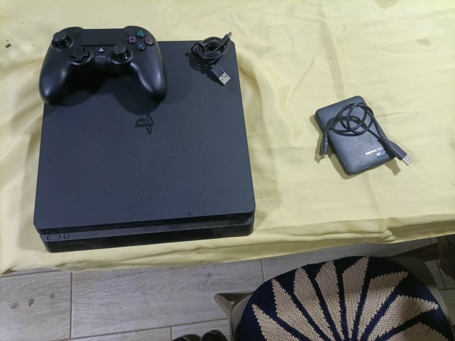 PlayStation 4slim