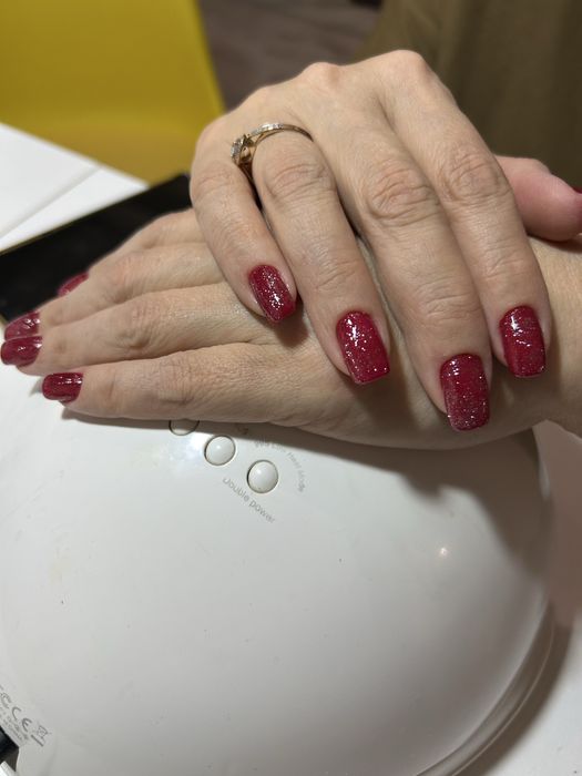 Маникюр для милых девушек и дам