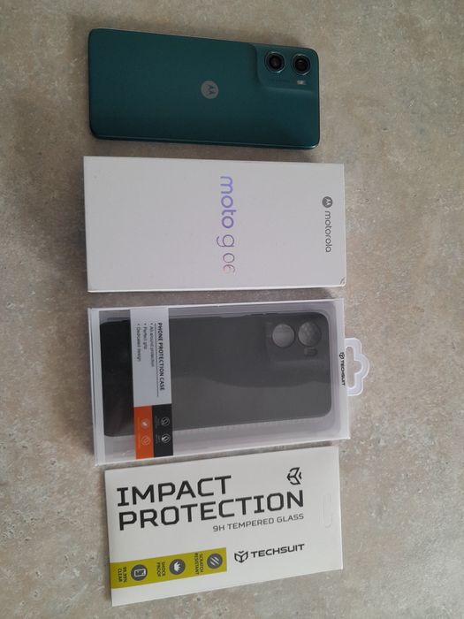 Vând/schimb Motorola G06, ecran 6,88 inchi, 4/128GB, 2 ani garanție.