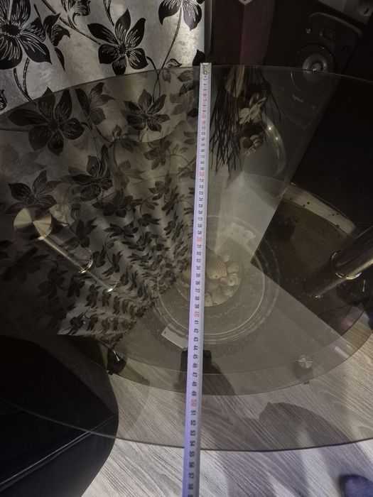 Masă din sticlă cu 3 nivele – elegantă și practică