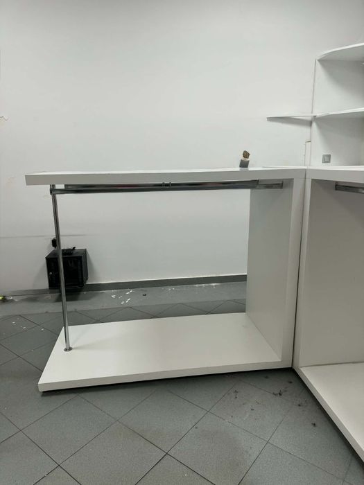 Щендер за дрехи / Стелаж за дрехи за магазин