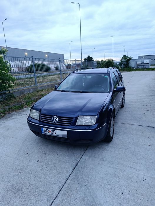 VOLKSWAGEN Bora