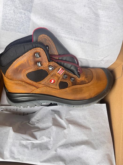 Bocanci bombeu Sixton