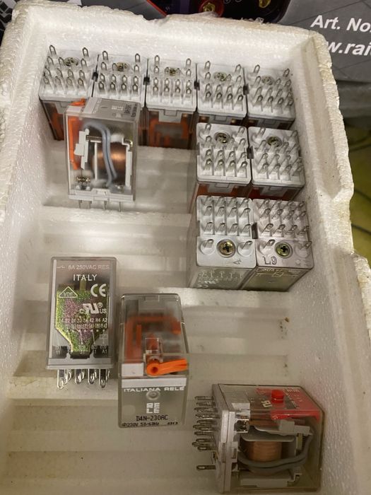 Електромагнитно реле 3 NO 3NC