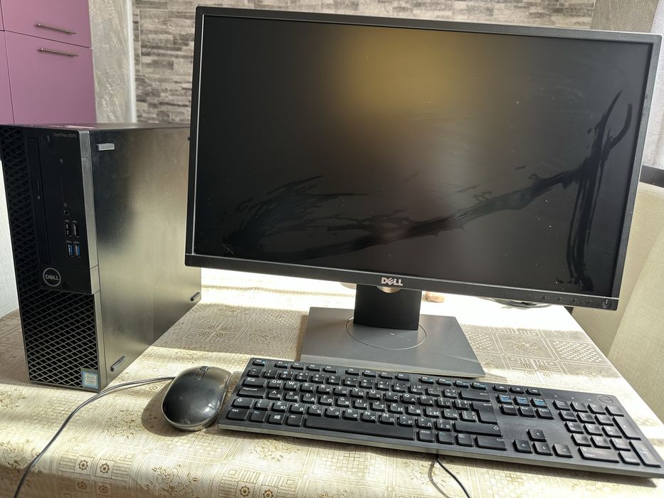 Компютърна комфигурация Dell