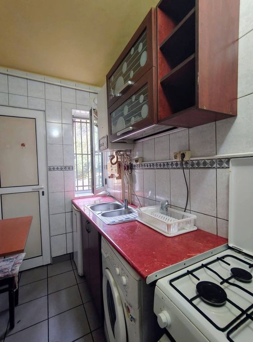 Închiriez ap, zona Ostirii