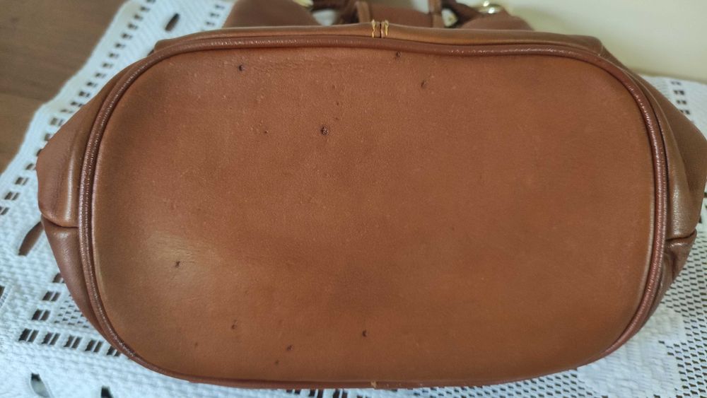 Дамска чанта от естествена мека лицева кожа в кафяв цвят