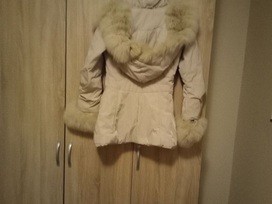 Много стилно и красиво дамско яке от Италия.