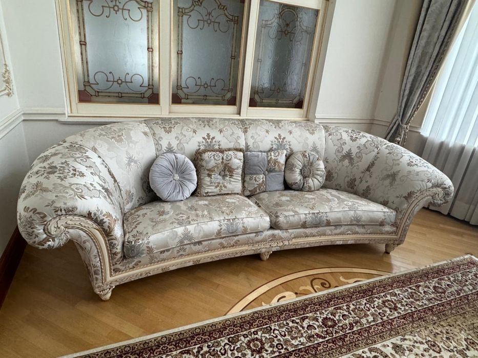 Диван с креслом