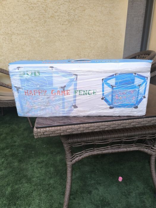 Продам детскую прогулочную коляску, манеж и матрас для манежа
