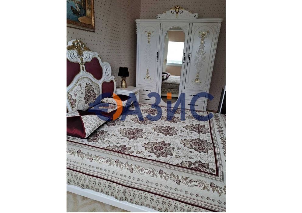 Първа линия ! 2-стаен апартамент на 4-ти етаж с директна гледка към