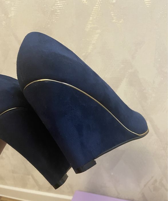 Продам женские туфли