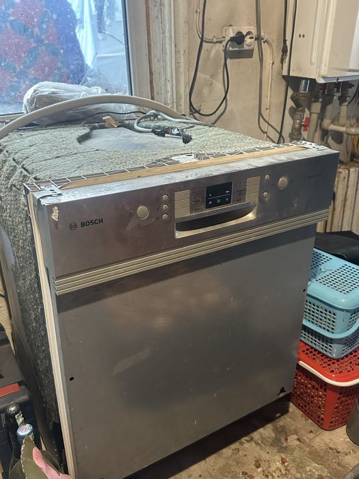 Посудомойчная машина BOSCH