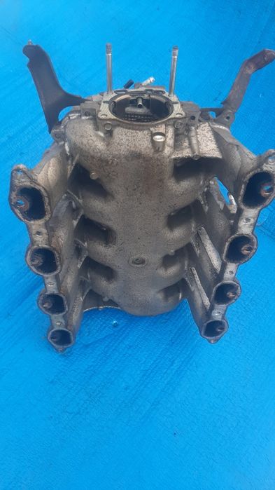 Впускной колектор 2UZ-FE