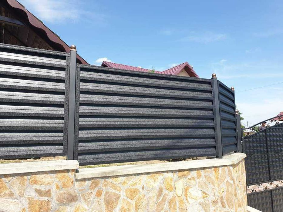 Garduri din panou stil jaluzele, sipca metalica, tabla, plasa si BCA