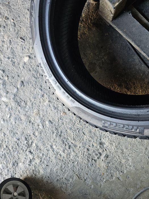 2 anvelope iarna 225 45 18 Pirelli Sottozero3 Runflat