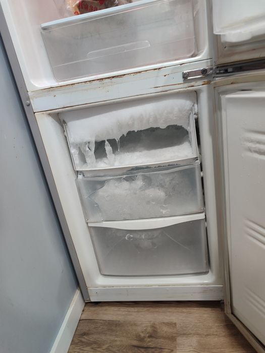 Холодильник Samsung рабочий